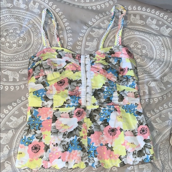 Free People Tops - Free people floral top 🌸
